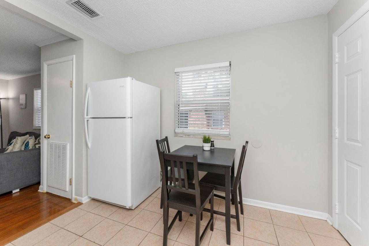 King Bedroom 2Bed1Bath Sleeps 4 Close To Town Center Downtown Beach Mayo Clinic Jacksonville Luaran gambar